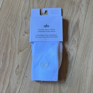 ALO Yoga Understated White Half-Crew Socks